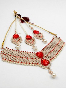 Stonestudded Jewelry Set